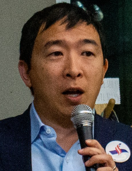 Andrew Yang, an ex-tech exec, proposes a $1K/month "freedom dividend" for every American adult. (wikiCommons)